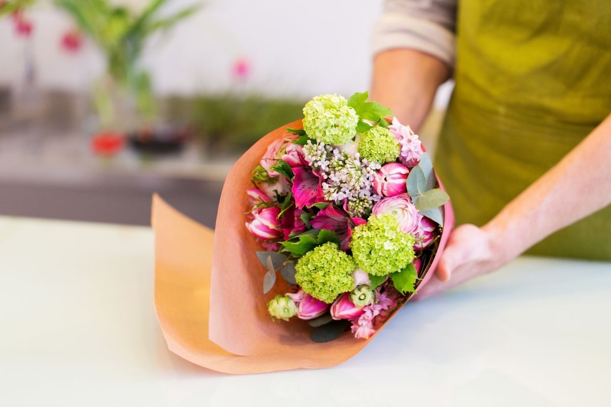 Bouquet di rose e fiori freschi del fiorista Fiori e Stili a Savona